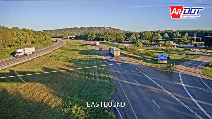 I-40 & Welcome Center (Van Buren) traffic camera, view east, Van Buren, Arkansas