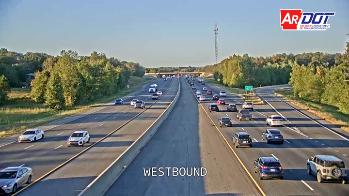 I-40 & mm 132.7 traffic camera, view west, Conway, Arkansas