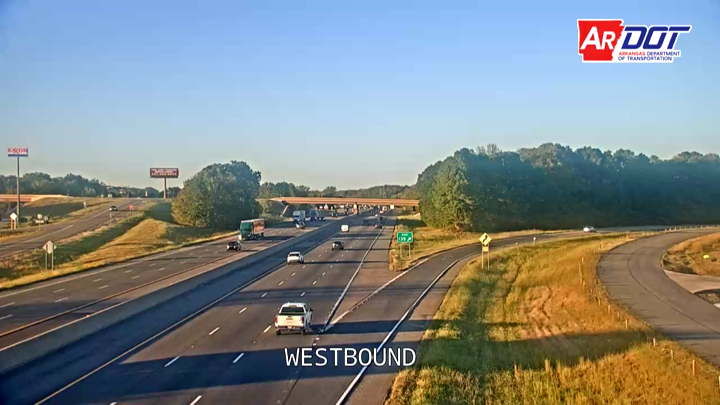 I-40 & Mile Marker 135 traffic camera, view west, Conway, Arkansas