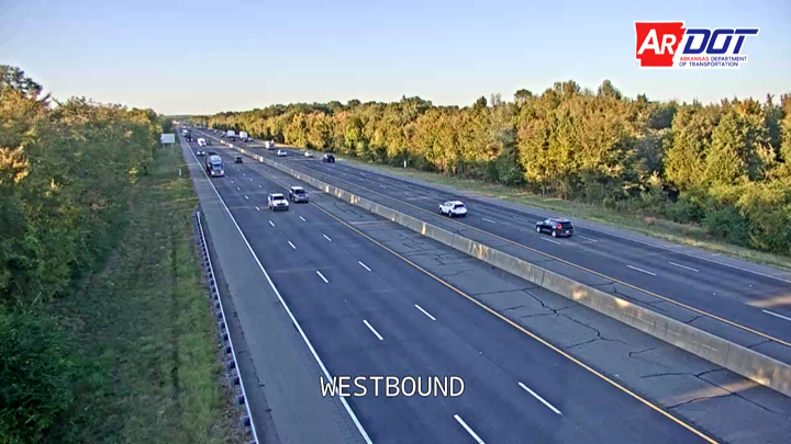 I-40 & Mile Marker 131 traffic camera, view west, Conway, Arkansas