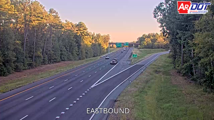 I-40 & White Oak Crossing (Exit 146) traffic camera, view east, North Little Rock, Arkansas